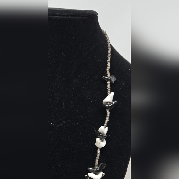 Black & White Ceramic Fetish Birds Beaded Necklace Pierced Earrings Set Vintage - Picture 8 of 12